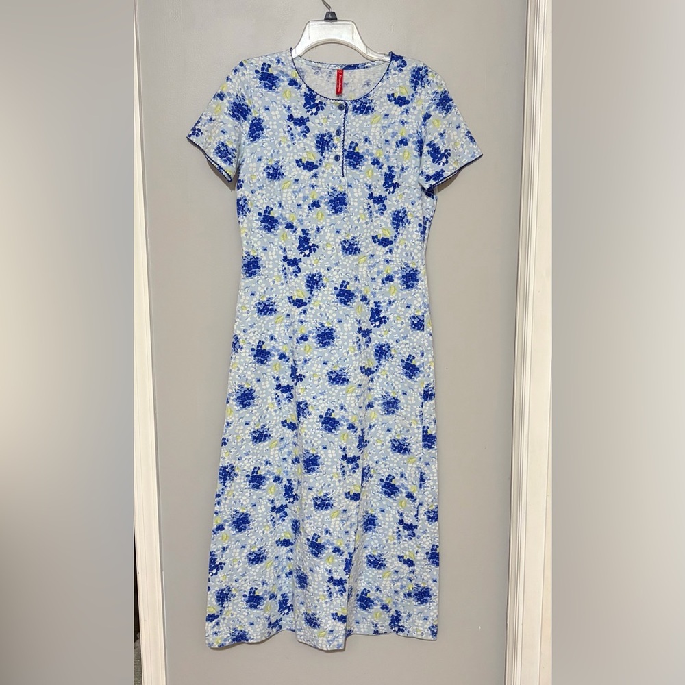 Hanna Andersson Blue Hydrangea Night Gown